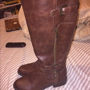 Guess fall boots size 9
